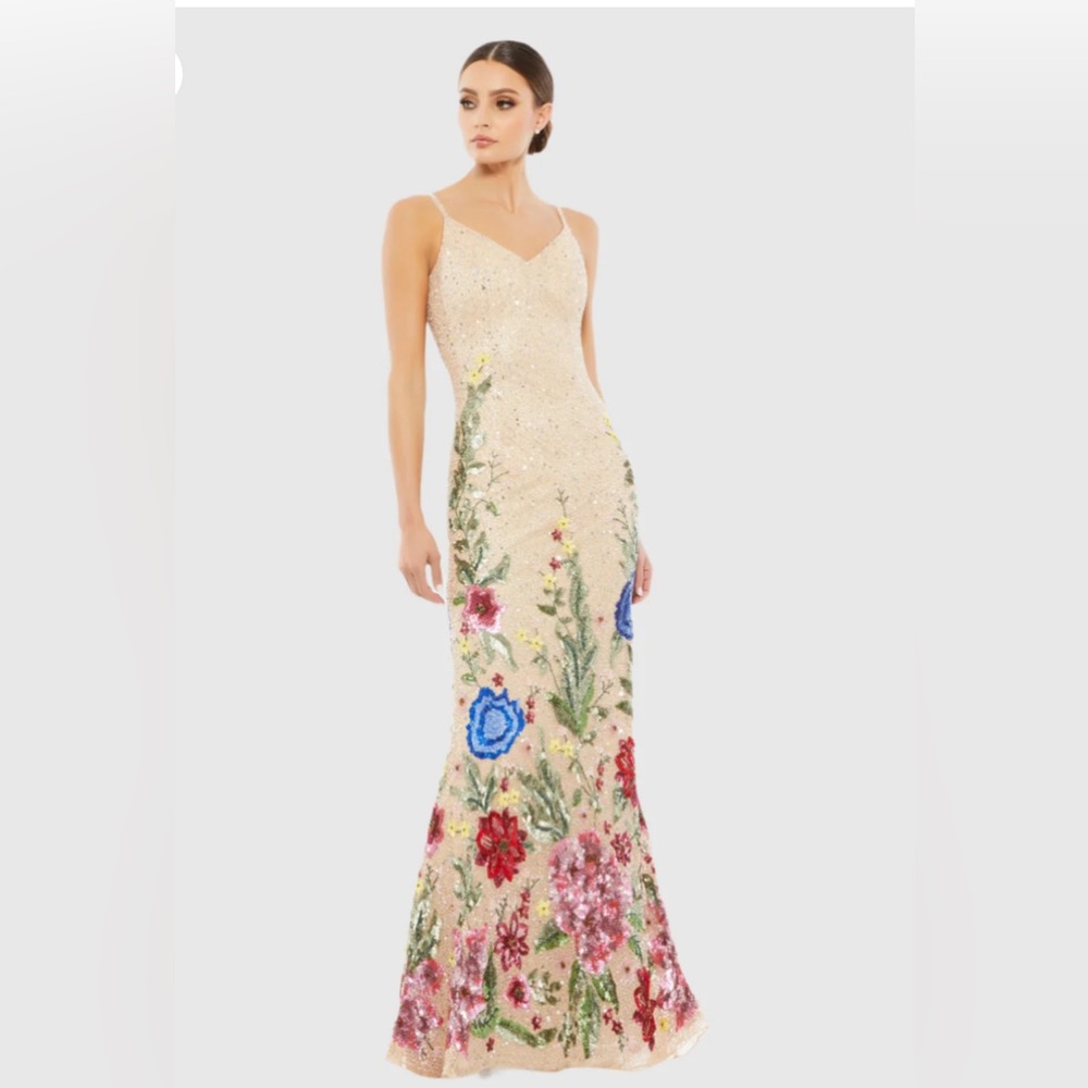 MAC DUGGAL
Floral Embellished Spaghetti Strap Gown size 12 New with tags